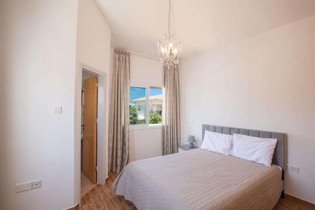 Elite Luxury Villa Paralimni Bagian luar foto