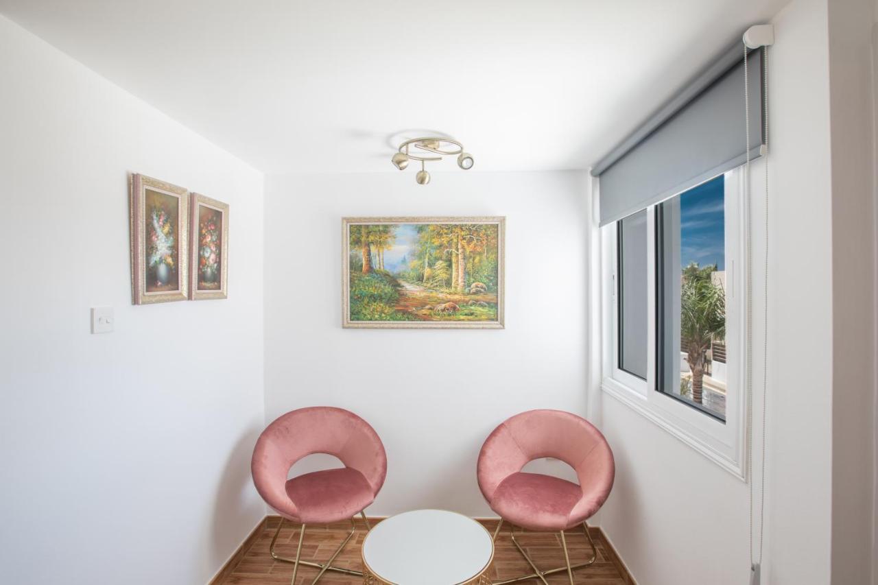 Elite Luxury Villa Paralimni Bagian luar foto