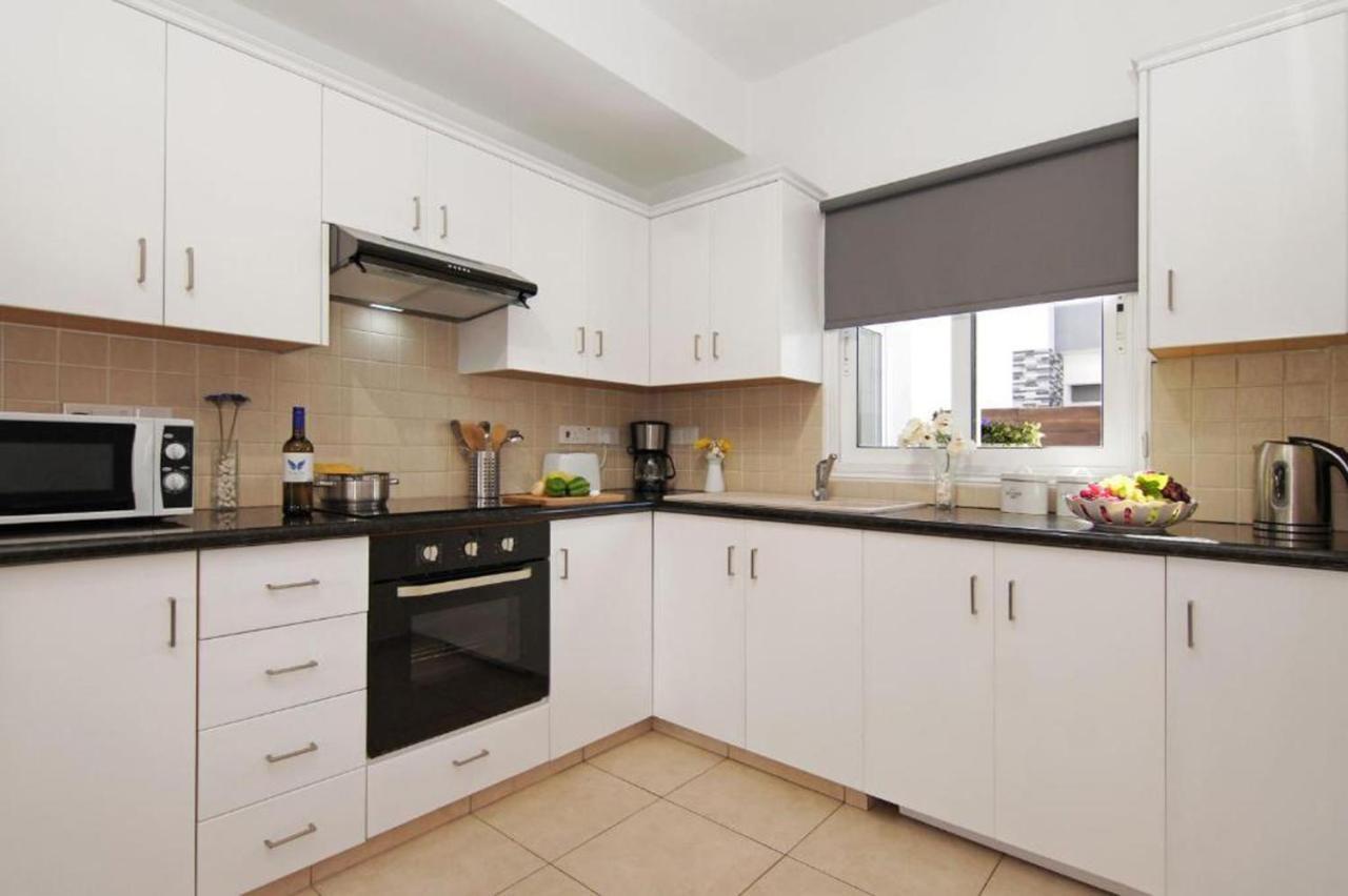 Elite Luxury Villa Paralimni Bagian luar foto