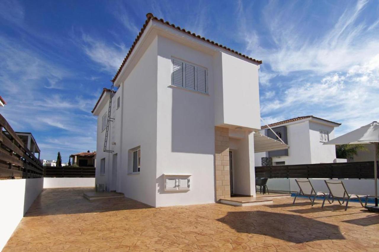 Elite Luxury Villa Paralimni Bagian luar foto
